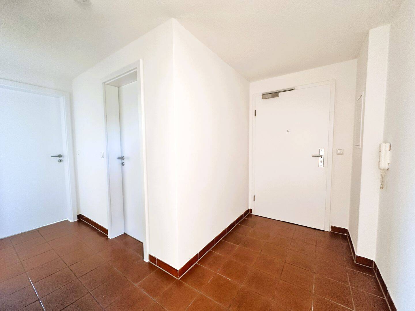 ... ZENTRALE LAGE MIT "WEITBLICK" ... 2-ZIMMER-WOHNUNG MIT BALKON ... – Nürnberg – Vorschaubild 2