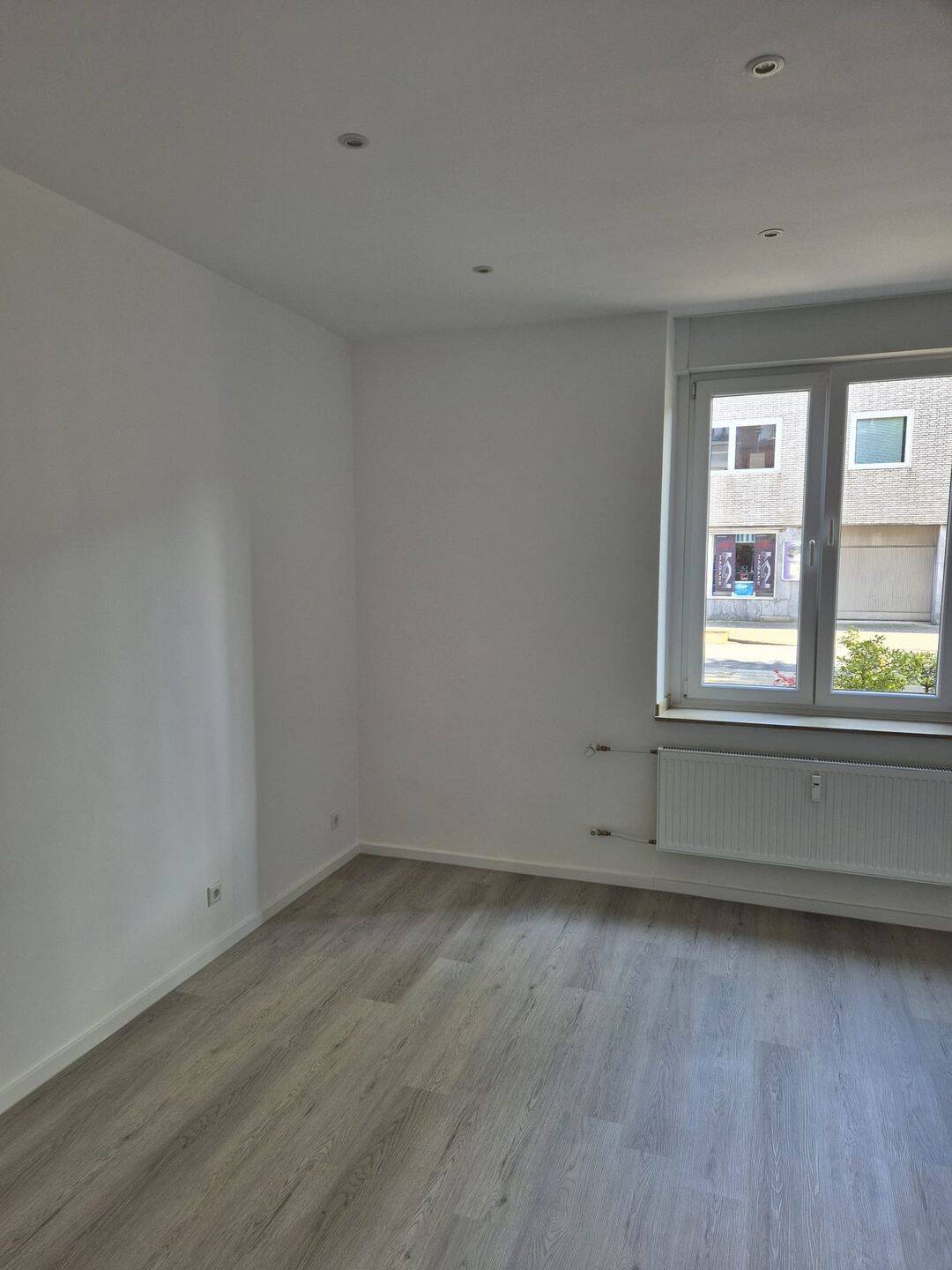 Kernsaniertes Apartment mit kleiner Terrasse – Krefeld – Vorschaubild 8