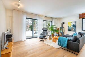 Exklusives Zweifamilienhaus mit Stil, Privatsphäre und Gartenidylle! – 51069 Köln – Vorschaubild 2