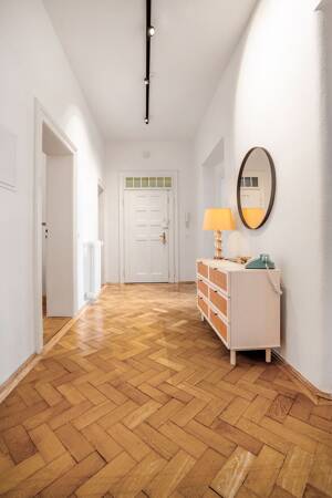 Charmante Stil-Altbauwohnung mit großem Balkon. Zeitlose Schönheit & echtes Wohngefühl. – 80797 München – Vorschaubild 8