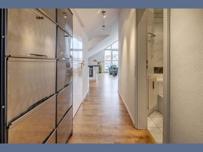 Möbliert: Top möblierte 2-Zimmer-Dachgeschosswohnung – München – Vorschaubild 9