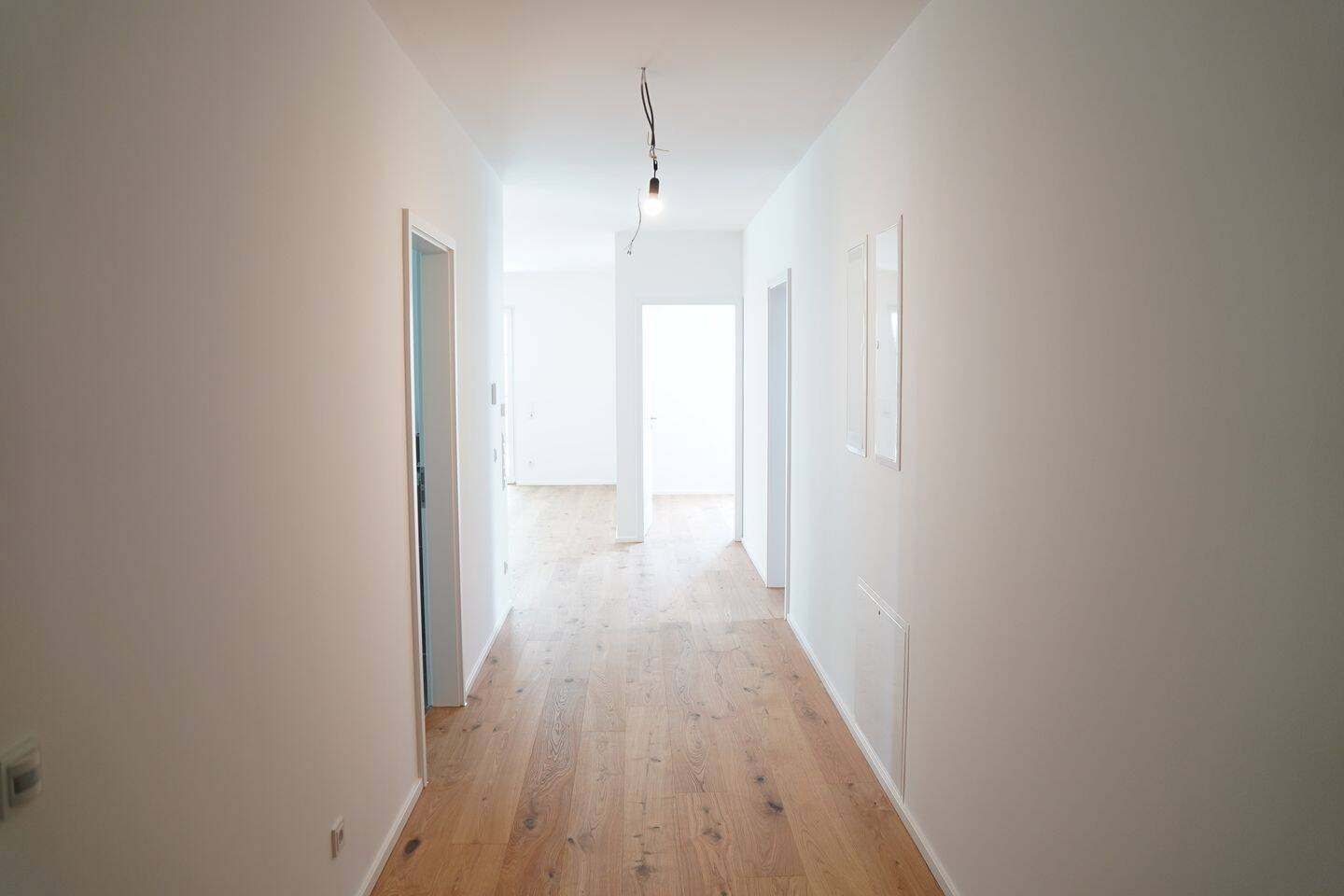 Ankommen und wohlfühlen: Erdgeschosswohnung in Bad Nauheim mit ca. 150 m² Garten & 33 m² Terrasse – Bad Nauheim – Vorschaubild 4