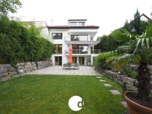 Dreifamilienhaus in bester Randlage – 70619 Stuttgart – Vorschaubild 1