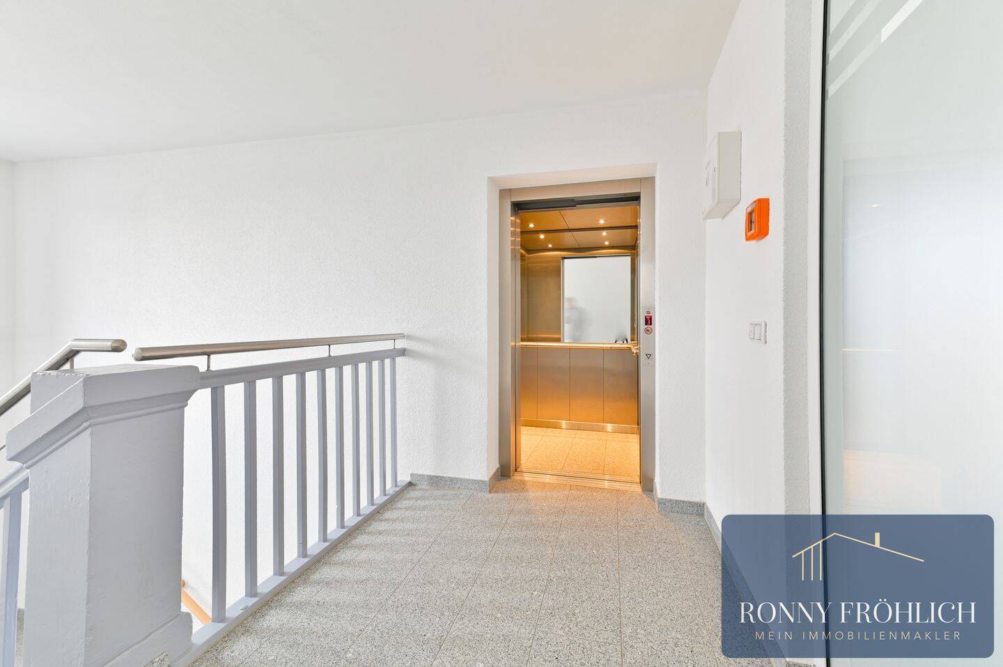 echtes Penthouse in Chemnitz, Aufzug, Dachterrasse, Stellplatz, Luxusausstattung neben dem Theater – Chemnitz – Vorschaubild 3