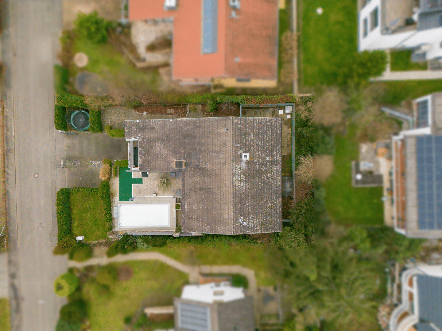 Großzügiges Split-Level-Einfamilienhaus mit Pool & Einliegerwohnung – Wohnen mit Charakter – Singen (Hohentwiel) – Vorschaubild 3