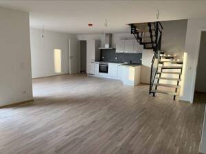 Außergewöhnliche Galerie-Wohnung für Individualisten - Ausblick und Marken-Einbauküche inklusive