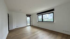 METZ IMMOBILIEN - Dreifamilienhaus mit Potenzial und großem Grundstück – 60437 Frankfurt am Main – Vorschaubild 7