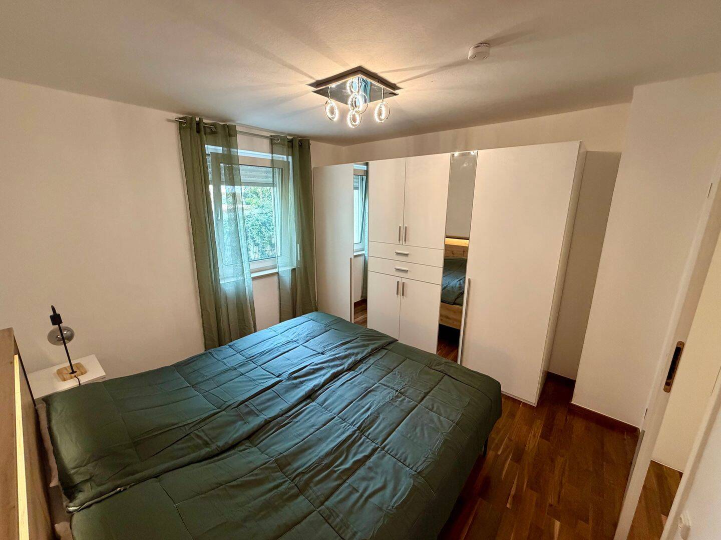 Vollmöblierte 3 Z.- Wohnung, mit Garten&Terrasse – München – Vorschaubild 4