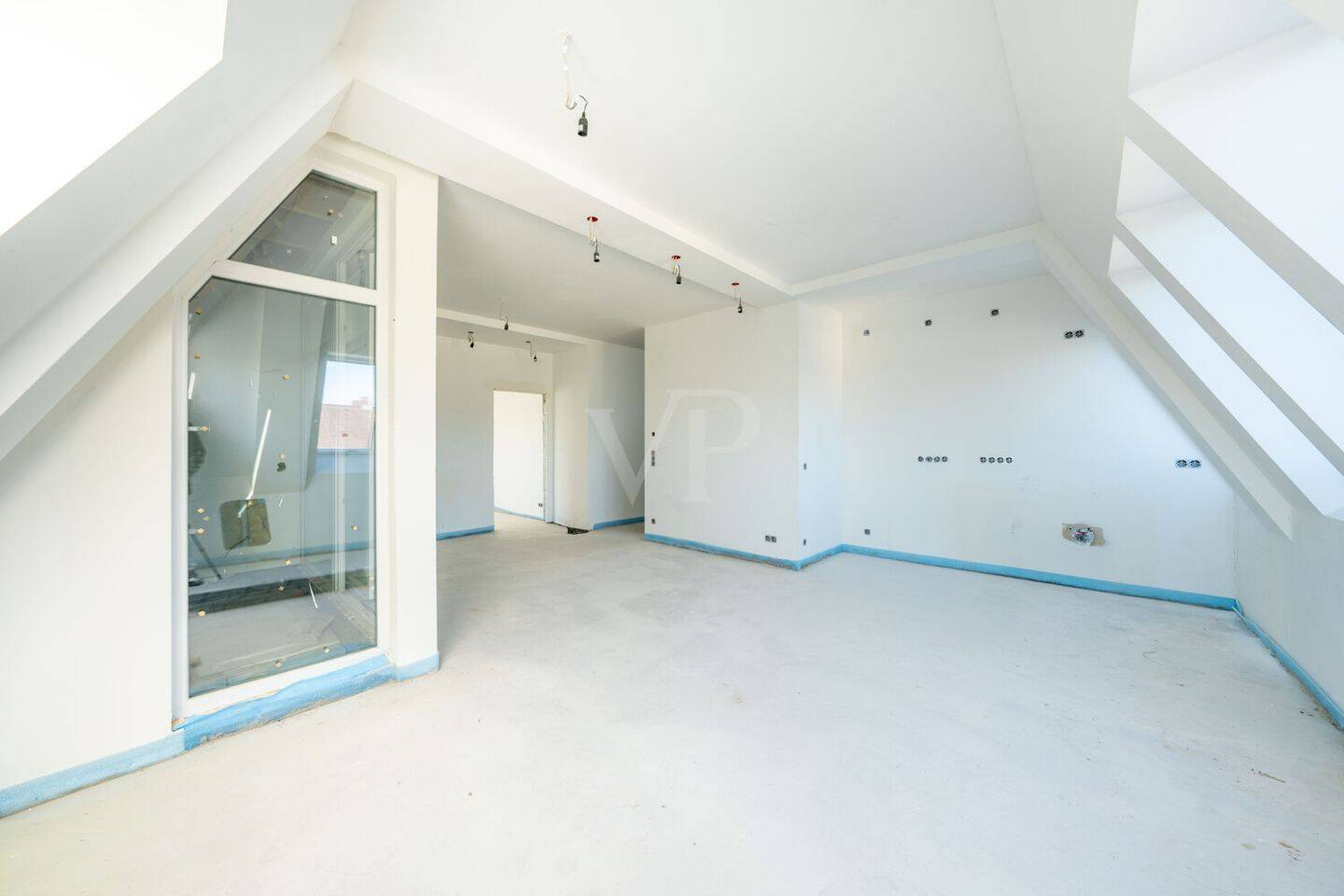 Dachgeschosswohnung mit großzügiger Sonnenterrasse im Innenausbau - Wohnen über den Dächern Berlins – Berlin – Vorschaubild 5