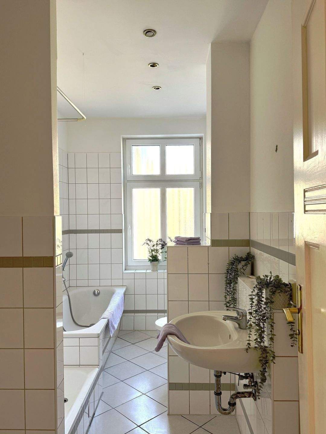 SEHR HELLE, FREIE WHG, MIT BLICK AUF D. WASSER, HELLE 3-4 ZIM-AB-WHG.+TOLLEM LOGGIA IN KÖPENICK – Berlin – Vorschaubild 6