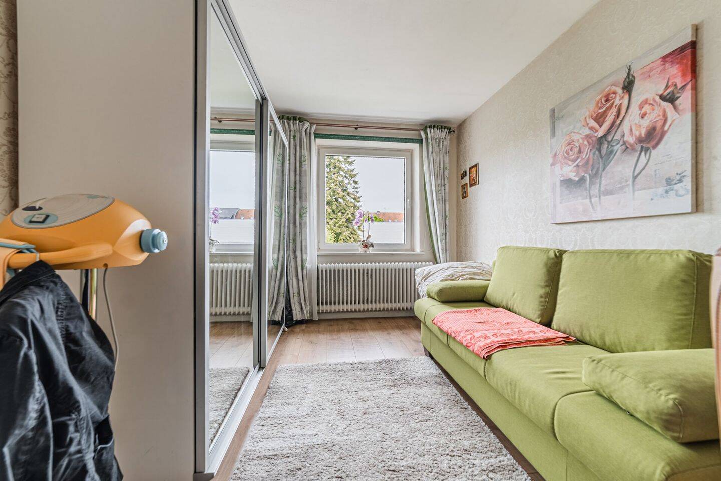 2-Zimmer-Wohnung mit Einbauküche, Kamin im Wohnzimmer, eigenem Gartenanteil und Loggia – Kiel – Vorschaubild 6