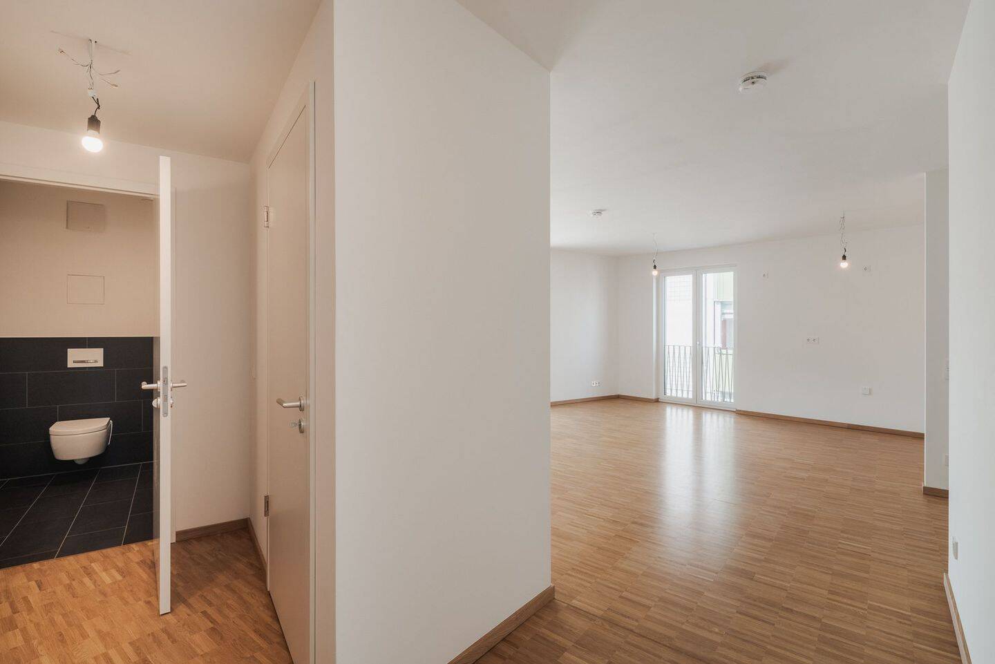 Großzügige 2- ZKB, großer Wohn-Essbereich, Tageslichtbad, sonnige Terrasse – Mannheim – Vorschaubild 5