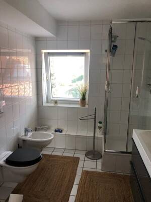 Modernisierte 2,5-Zimmer-Wohnung mit Balkon und Einbauküche in Bonn – 53127 Bonn – Vorschaubild 6