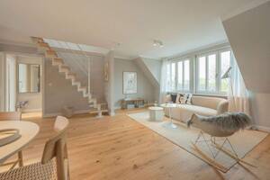 Ohne Makler: Lichtdurchflutete Maisonette- Endetage mit Galerieebene und Loggia – 22335 Hamburg – Vorschaubild 5