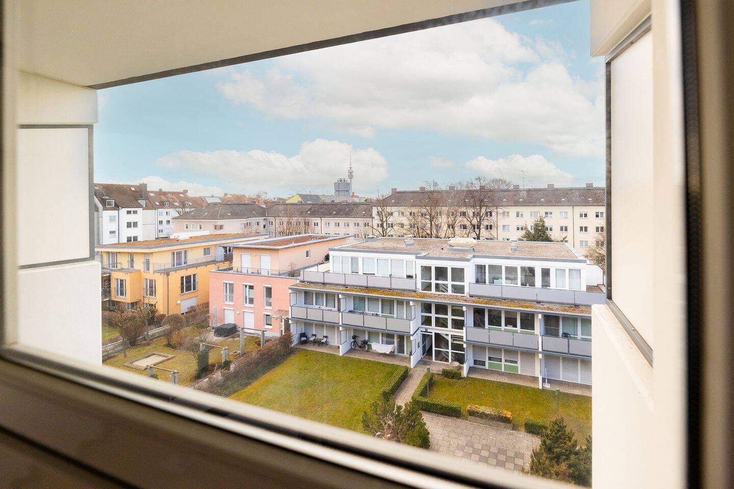 Ein Investment, das bleibt! Vermietetes Apartment mit Balkon und TG-Stellplatz in zentraler Lage