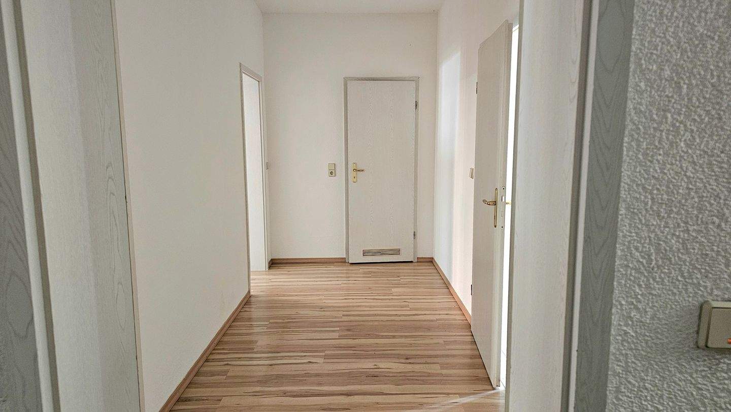 KASSBERG - 3-Raum Wohnung im EG mit Gartennutzung – Chemnitz – Vorschaubild 2