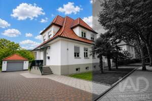DOPPELHAUSHÄLFTE IN BOTTROP-WELHEIM WOHNEN WIE IM URLAUB - Historischer Charme mit Traumgarten & Wellness