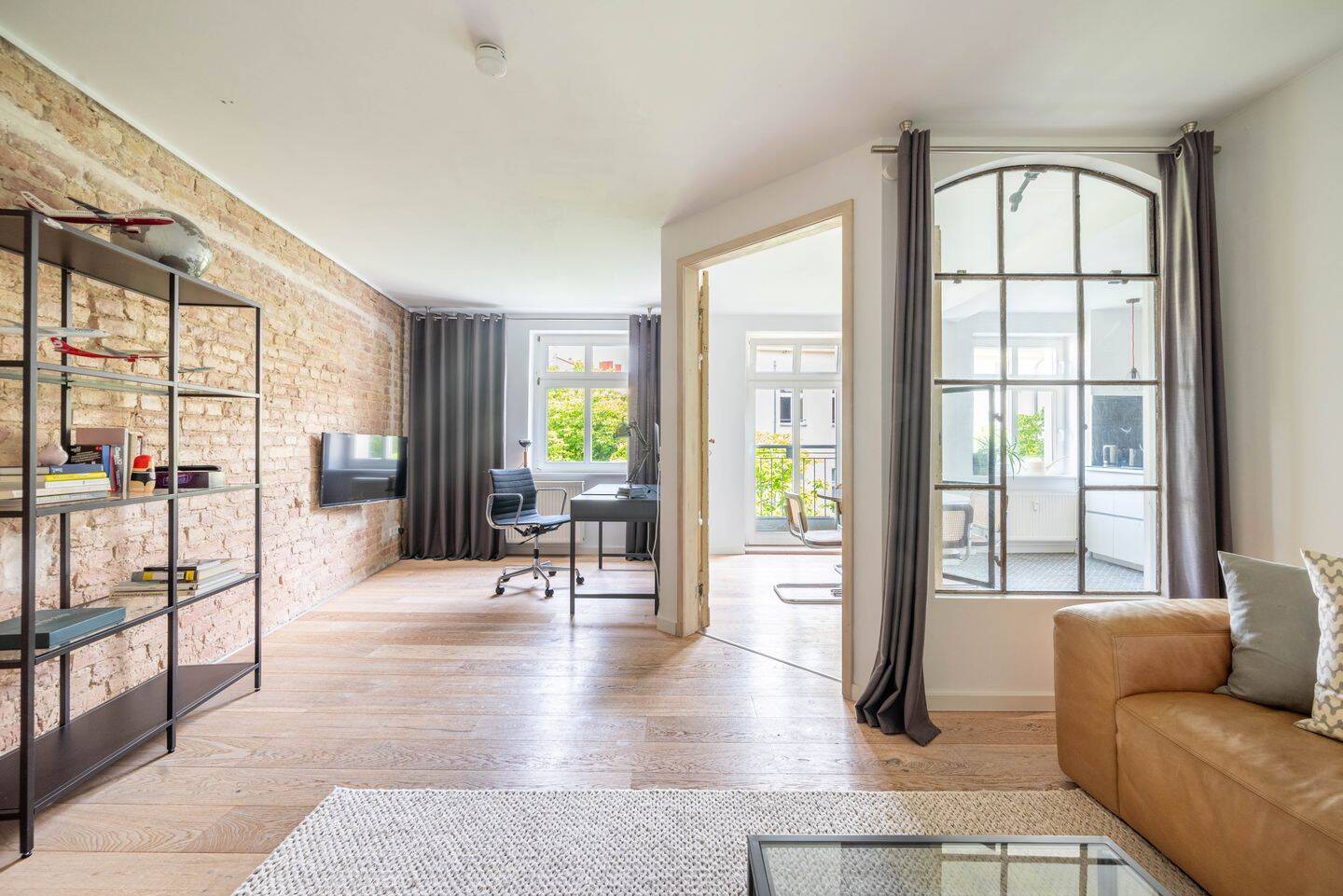 ?? Moderne 3-Zi.-Maisonette zw. Mitte & Prenzlauer Berg mit Designküche, Tageslichtbad im Innenhof – Berlin – Vorschaubild 2