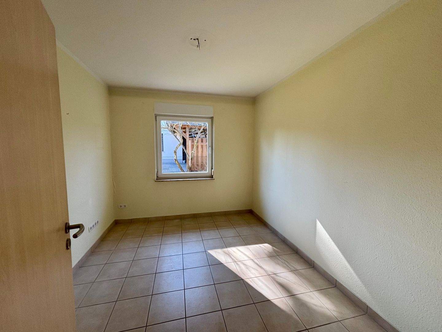 Idyllische Lage in Potsdam-Groß Glienicke: 4-Zimmer-Bungalow mit pflegeleichtem Grundstück – Potsdam – Vorschaubild 8