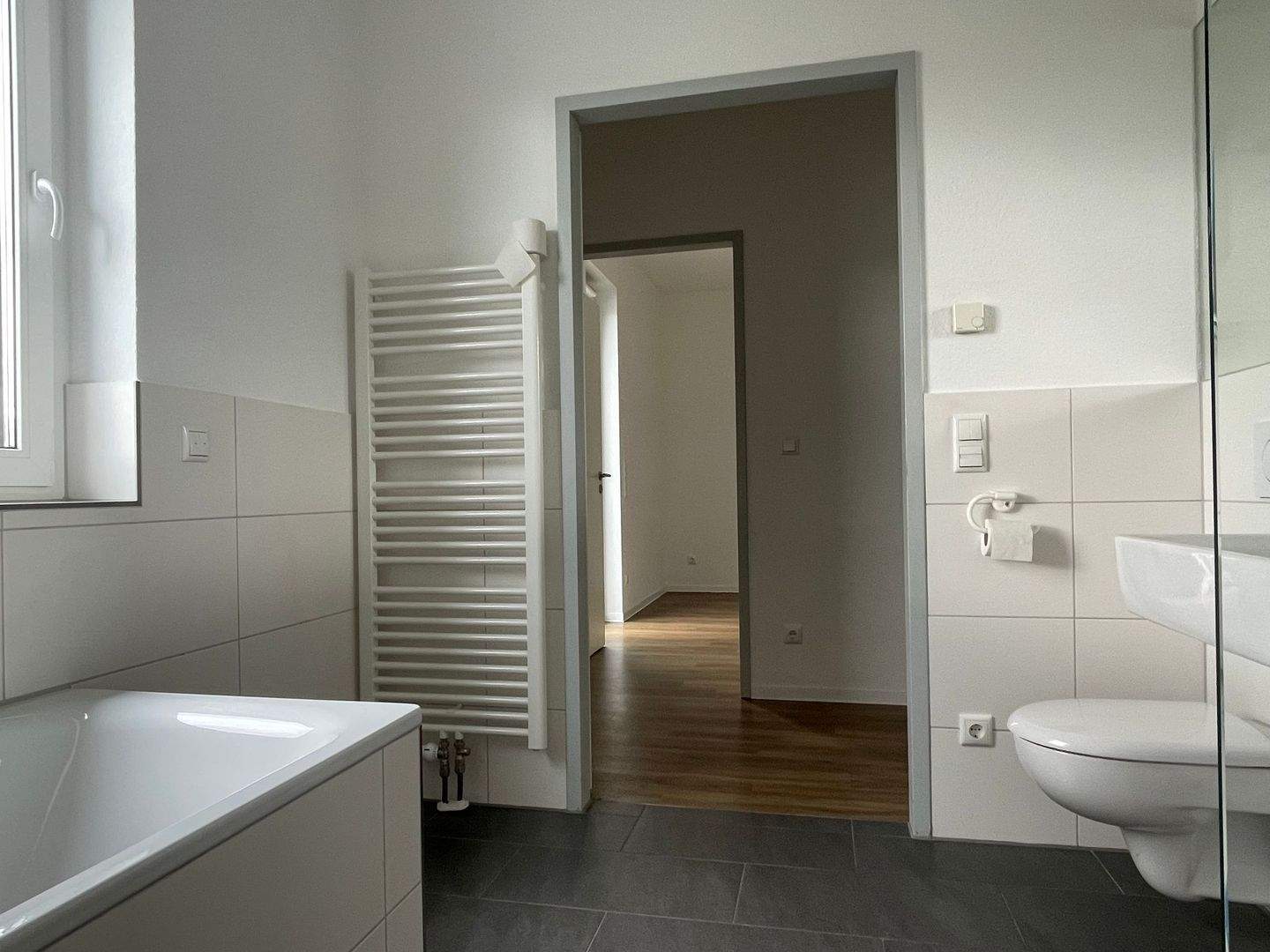 Stilvolle 3-Zimmer-Wohnung mit großer Terrasse am Kurpark – Bonn – Vorschaubild 7