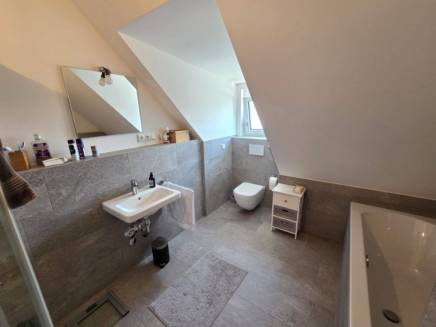 Moderne 2 Zimmer Dachgeschoss Wohnung in München-Aubing! – München – Vorschaubild 7