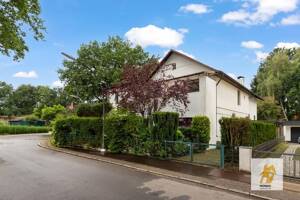 Attraktives Zinshaus mit 5 frei lieferbaren Wohneinheiten und insgesamt ca. 333,3 m² Wohnfläche auf einem circa 553 m... – 22559 Hamburg – Vorschaubild 2