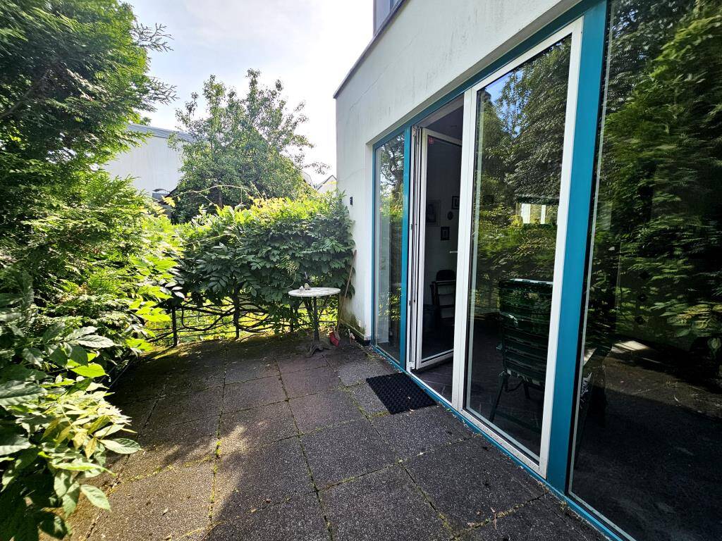 Moderne Architektur trifft auf charmante Baukunst – Häuserensemble aus 2 Einfamilienhäuser, Einliegerwohnung + Fabrikgebäude – Solingen – Vorschaubild 9