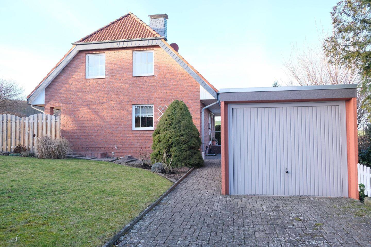 Gepflegtes Einfamilienhaus in schöner Wohnlage in Goslar/ Immenrode – Goslar – Bild 1 von 9
