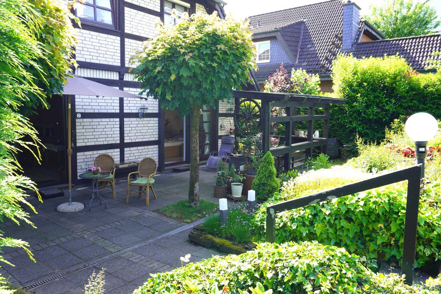 Einfamilienhaus im Fachwerkstil mit großer sonniger Gartenoase, in Leverkusen-Lützenkirchen! – Leverkusen – Vorschaubild 6
