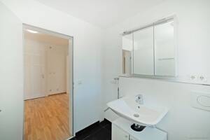 Gemütlicher Altbau direkt am Park. Helle 3-Zi-Whg mit großer Wohnküche & Balkon zum ruhigen Innenhof – 80993 München – Vorschaubild 9