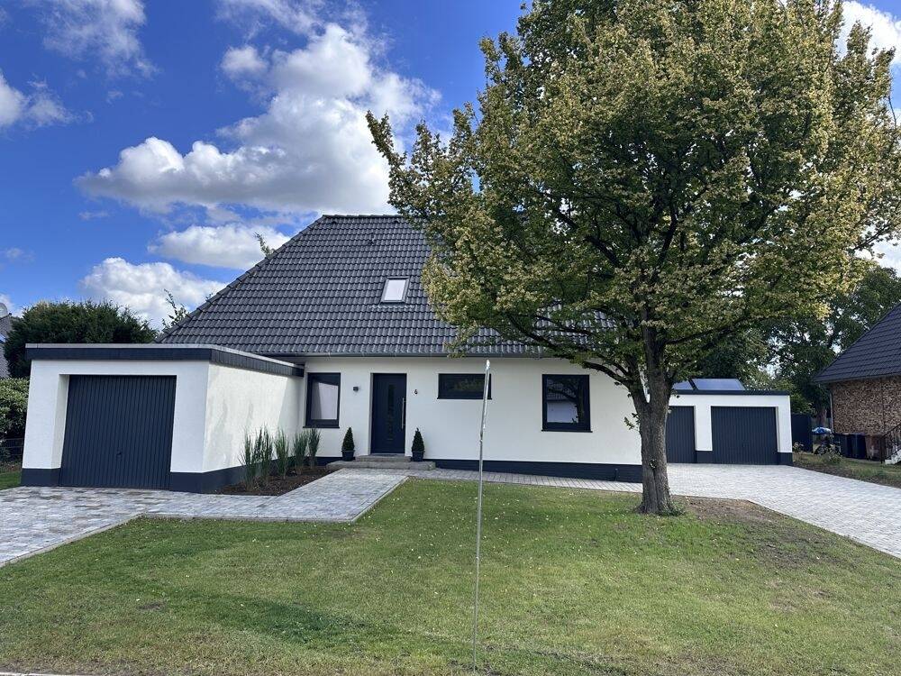 Reserviert! Ihr Traumhaus: Hochwertig saniertes Einfamilienhaus in Stuhr provisionsfrei! – Stuhr – Bild 1 von 9