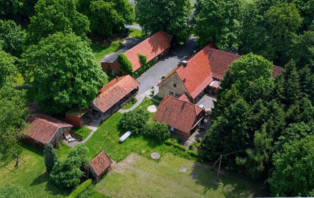 Sehr gepflegtes ländliches Anwesen mit 5 Wohneinheiten und weiterer Ausbaureserve – Steinfurt – Bild 1 von 9