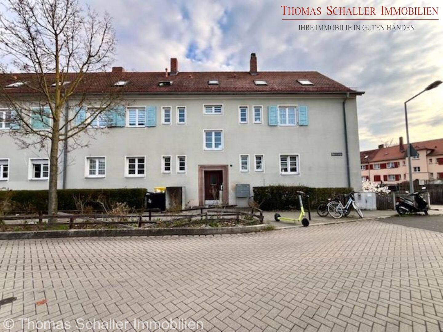 Mehrgenerationenhaus / Mehrfamilienhaus mit großzügiger Eigentümerwohnung, Garten und 5 Einheiten – Nürnberg – Vorschaubild 5