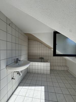 Ruhige 2,5 Raumwohnung mit Balkon auf der Tiergartenstraße – 47053 Duisburg – Vorschaubild 8