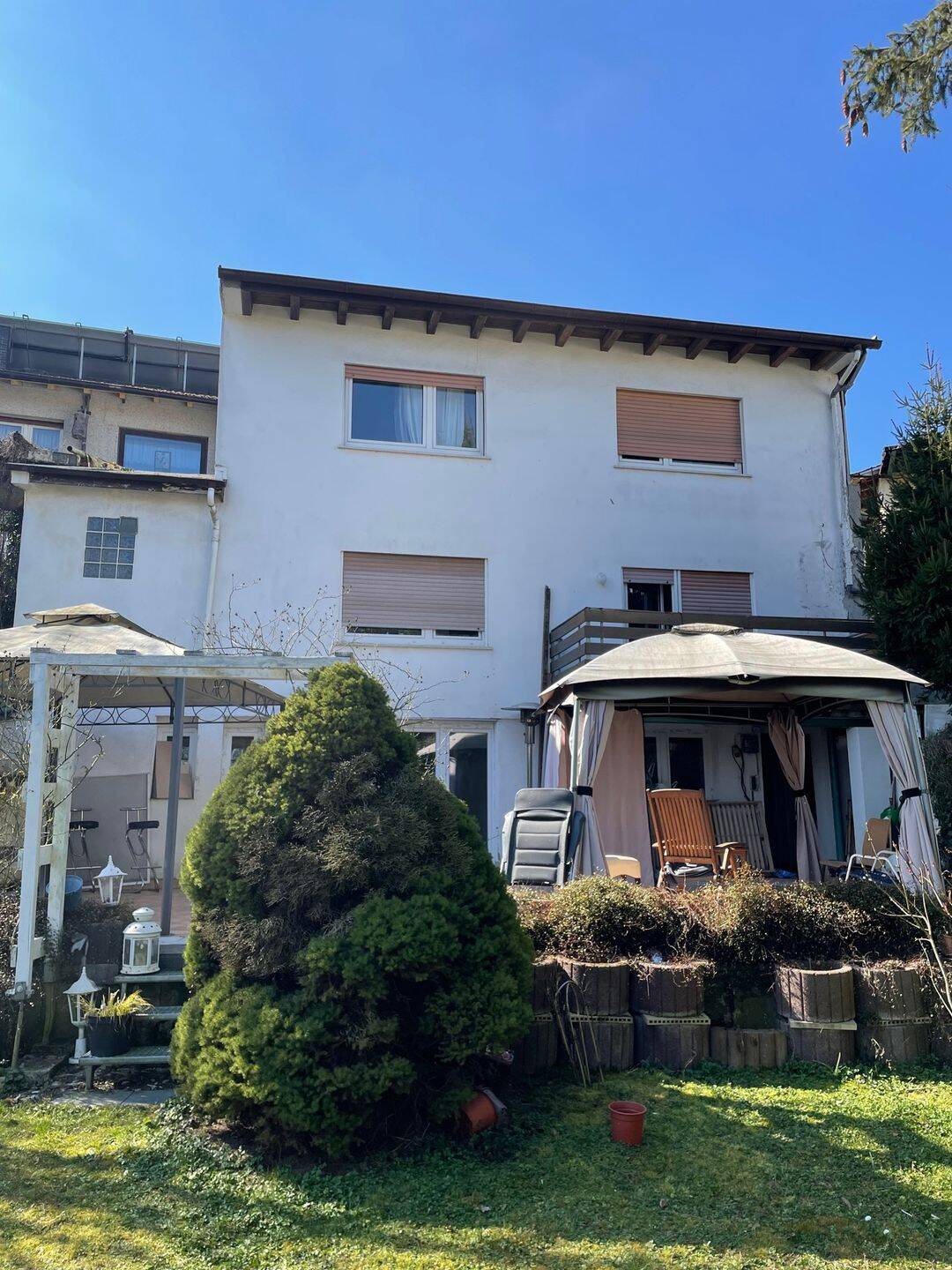 Investieren mit Weitblick: 3 vermietete Wohneinheiten plus Nachbarhaus im Angebot in FB-Fauerbach – Friedberg – Vorschaubild 2