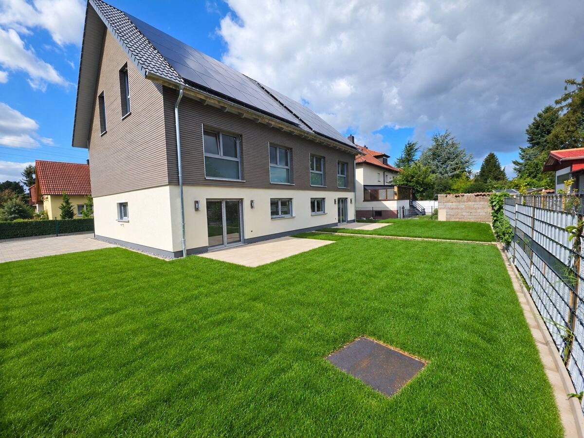 Neubau-Doppelhaushälfte mit 165 m² | 6 Zimmer | 2 Bäder | Garten | Kühlung | Smart Home – 4207 Leipzig – Bild 1 von 7