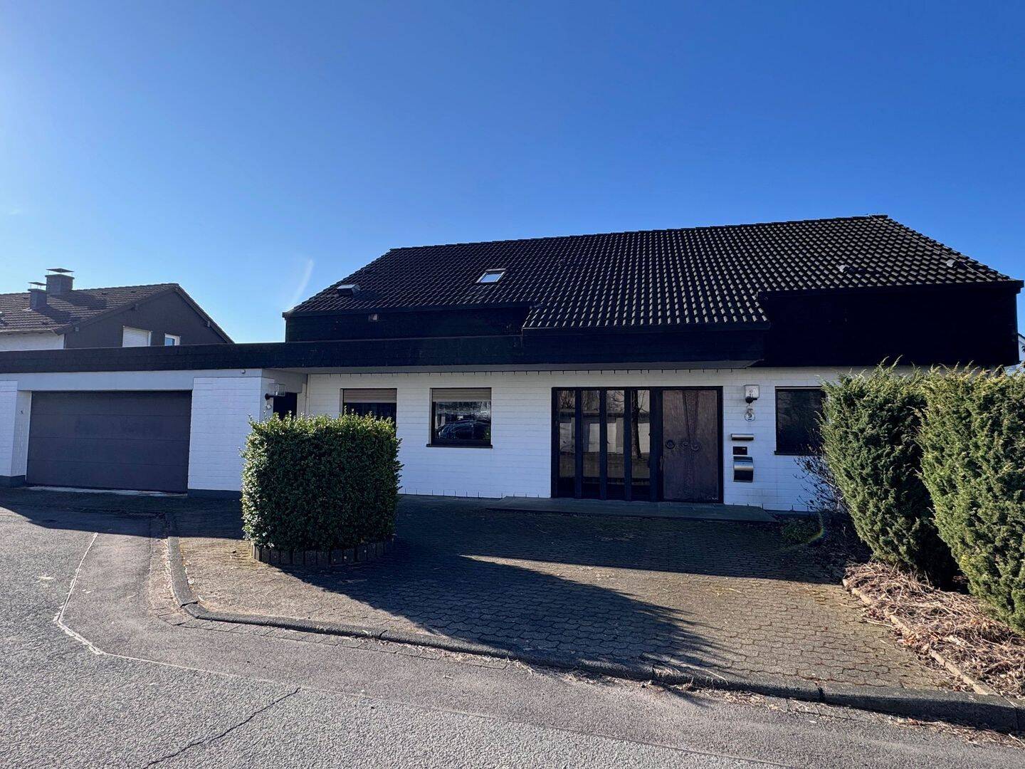 RESERVIERT! Großzügiges Wohnen in sonniger Lage von Schalksmühle-Heedfeld – Schalksmühle – Bild 1 von 9
