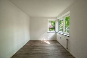 Zentral in Rissen: 3- Zi.-Wohnung im Hochparterre mit Loggia & Tiefgarage | GLADIGAU – 22559 Hamburg – Vorschaubild 6