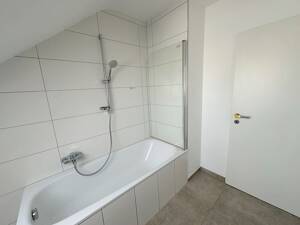 Moderne, kernsanierte 3-Zimmer-Wohnung im Dachgeschoss mit Top-Energiewerten – 54296 Trier – Vorschaubild 9