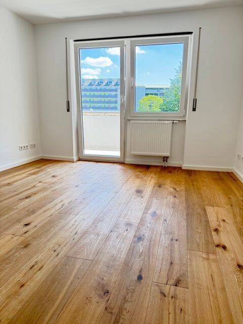 Helle, komplett sanierte 1-Zimmer-Wohnung mit Balkon in Fürther Toplage – Erstbezug nach Sanierung