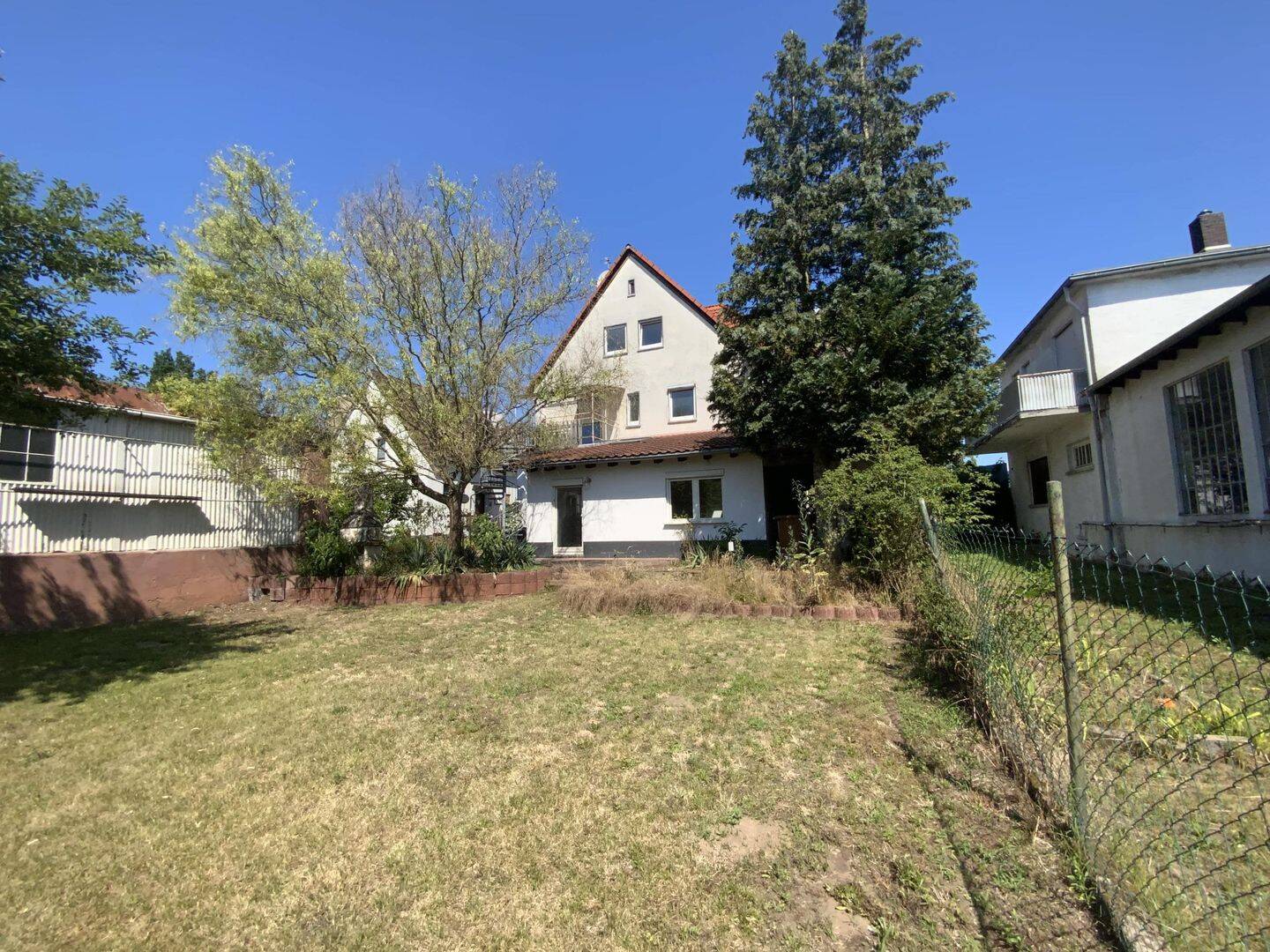 1- 2 Familienhaus mit Gewerbe und Halle - Teilweise sanierungsbedürftig – Rodenbach – Vorschaubild 4