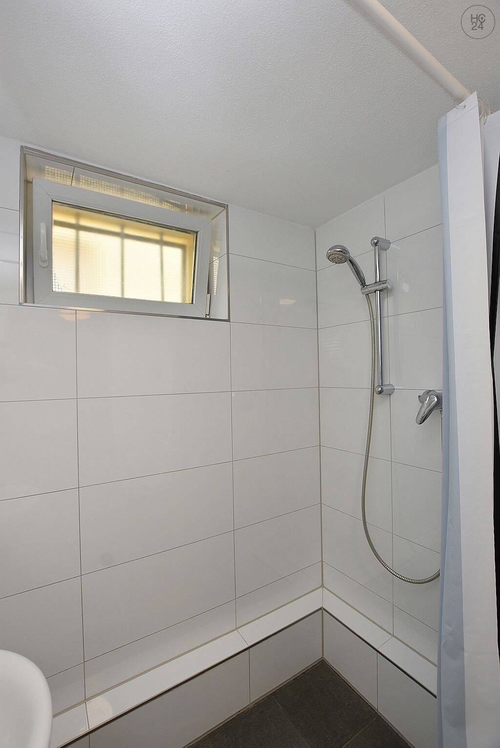 Schön möblierte Wohnung mit Reinigungsservice in Stuttgart Münster – Stuttgart – Vorschaubild 5