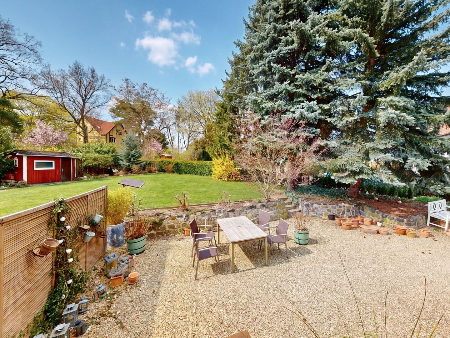 Bezugsfreie Doppelhaushälfte in Babelsberg - mit Garten, Kamin und Seenähe