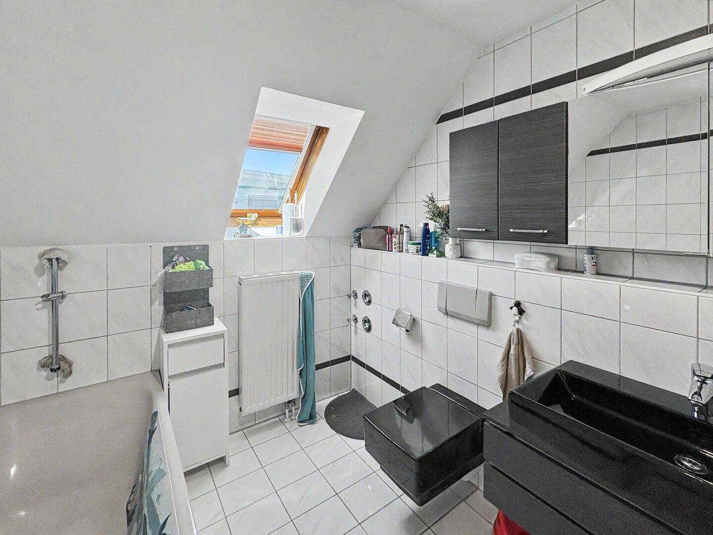 Bezugsfreie 3,5-Zimmer-Wohnung mit Tiefgaragenstellplatz in Lechhausen – Augsburg – Vorschaubild 8