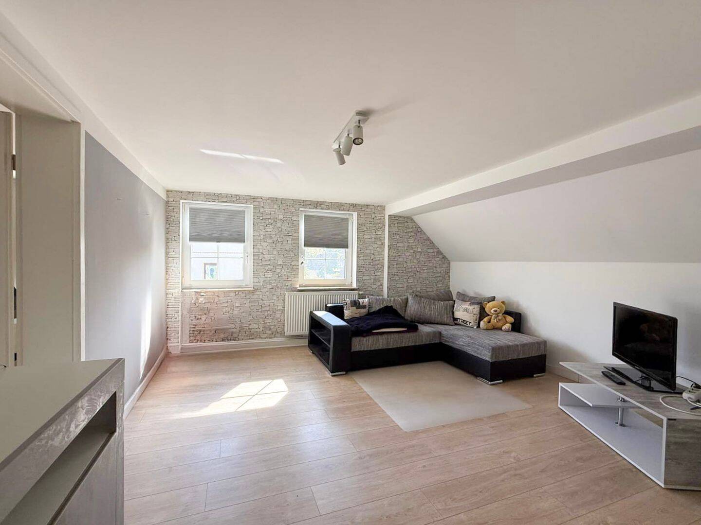 Einfamilienhaus mit Pool | West-Terrasse | Fußbodenheizung | Nebengebäude – Krostitz – Vorschaubild 8