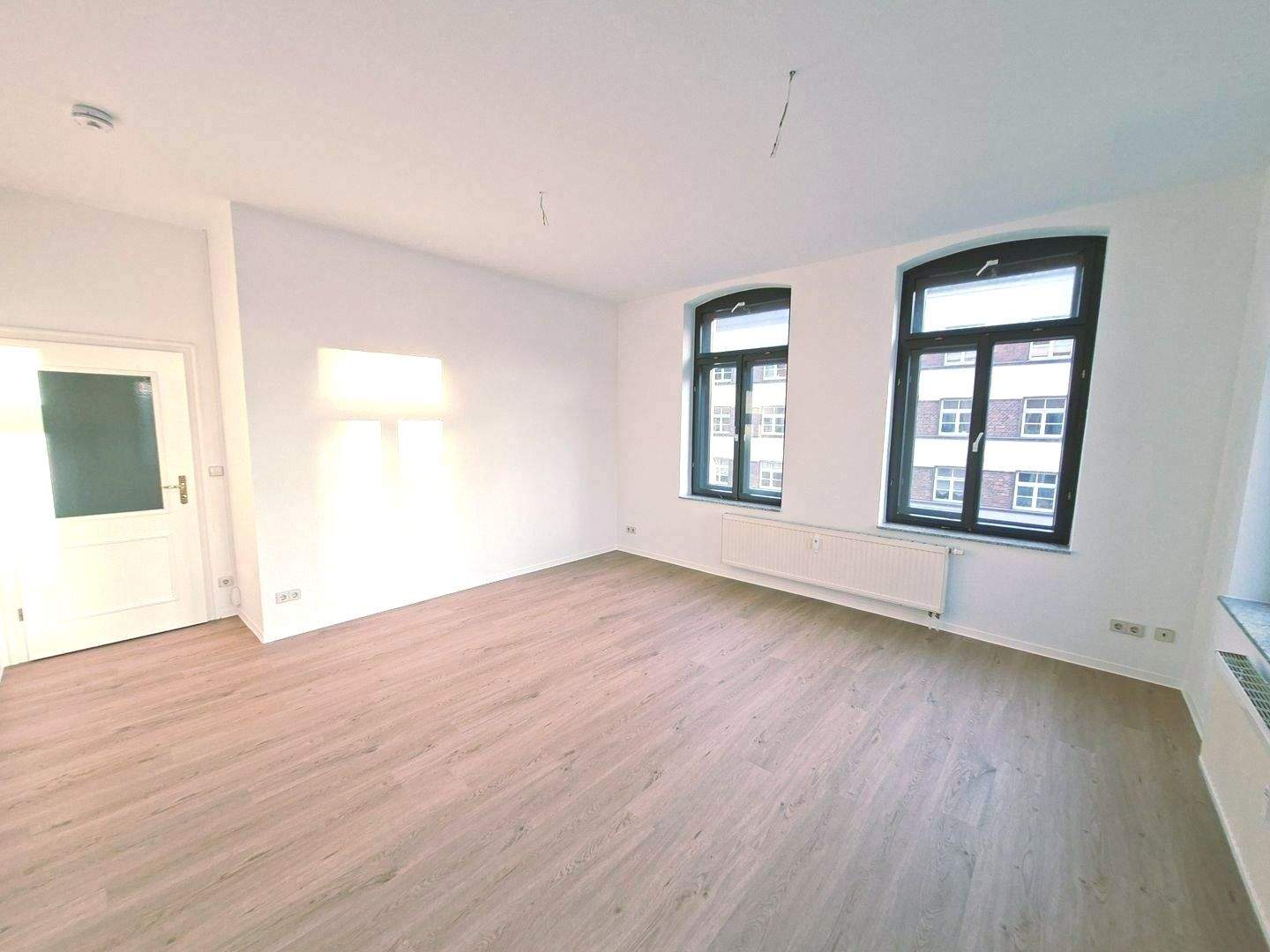 Renovierte Traumwohnung in zentraler Lage – Chemnitz – Vorschaubild 2