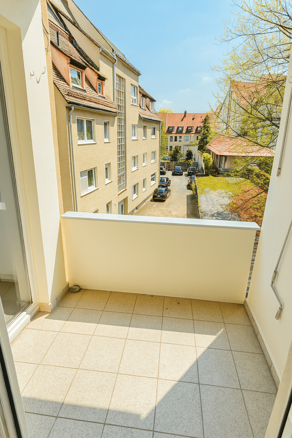 Exklusive 3-Zimmer-Altstadtwohnung in absoluter Bestlage – kernsaniert, hochwertig und mit Loggia – Nürnberg – Vorschaubild 2