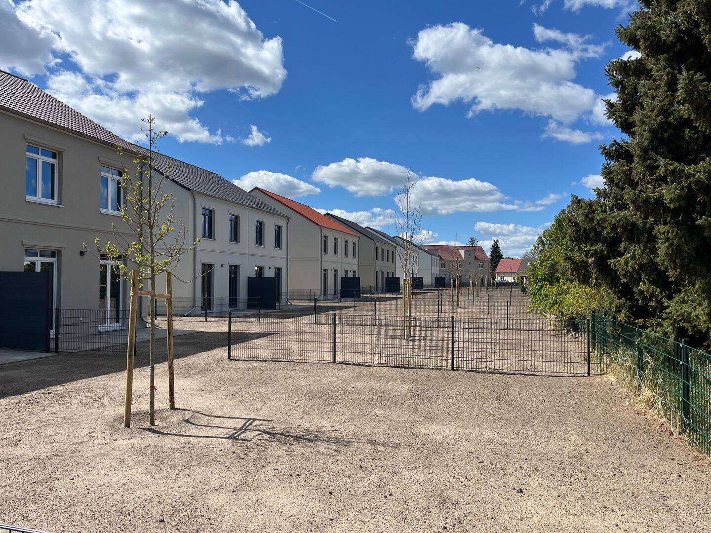 Nähe Velten, Hennigsdorf, Falkensee: NKM ab 13,92 €/ m² inkl. Gartenanteil und Stellplätzen – Schönwalde-Glien – Vorschaubild 2