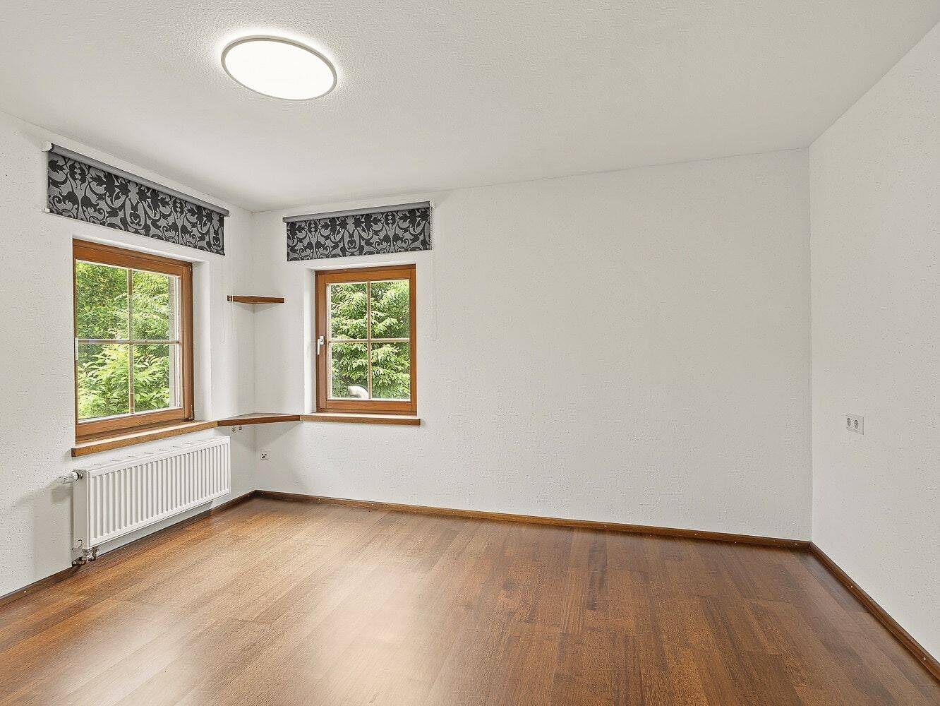 Wohnhaus mit großem, herrlich angelegten Garten – Deggenhausertal – Vorschaubild 4