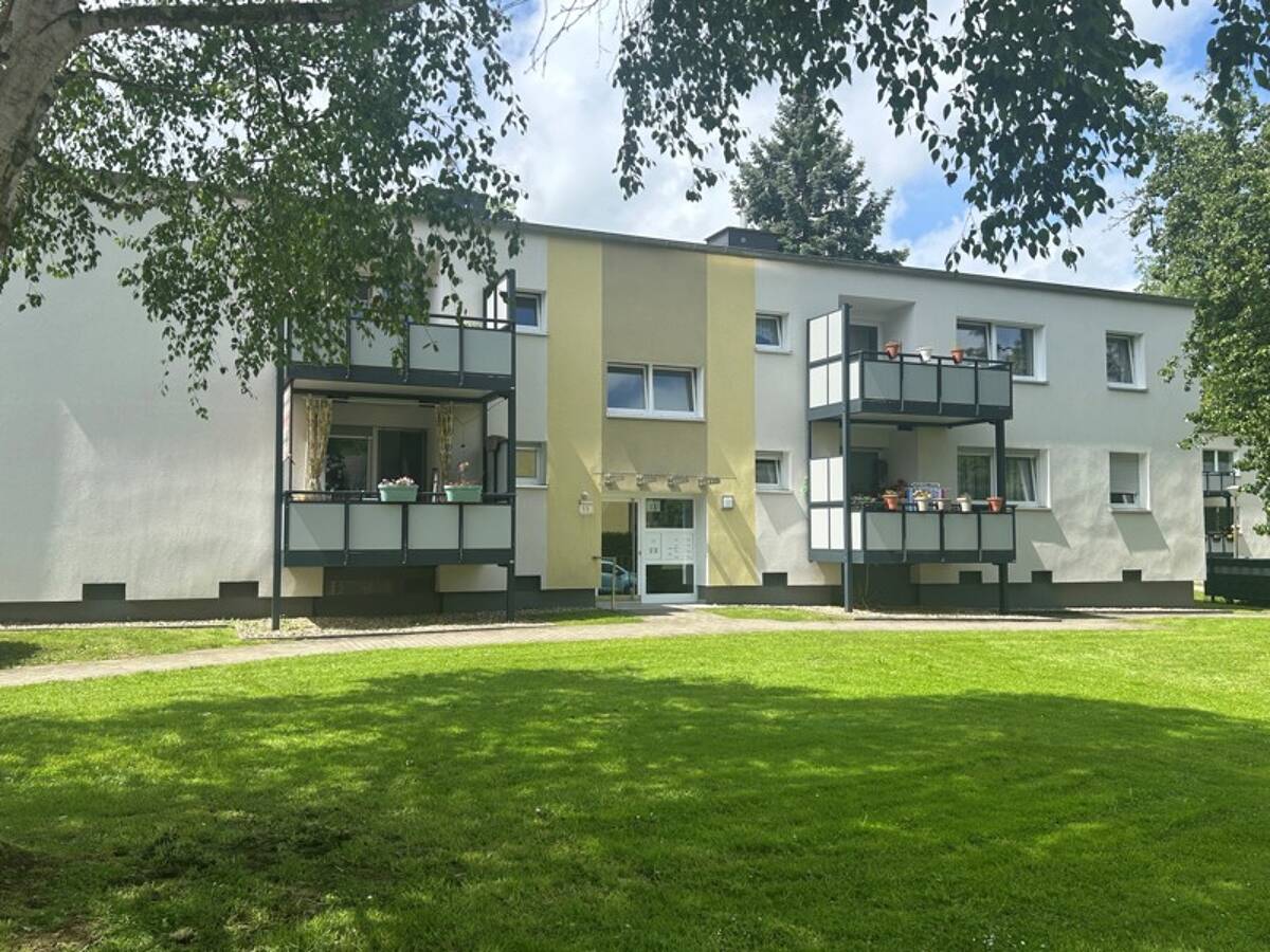 2-Zimmer-Wohnung,komplett renoviert inkl Balkon in grüner Lage – 44357 Dortmund – Bild 1 von 9
